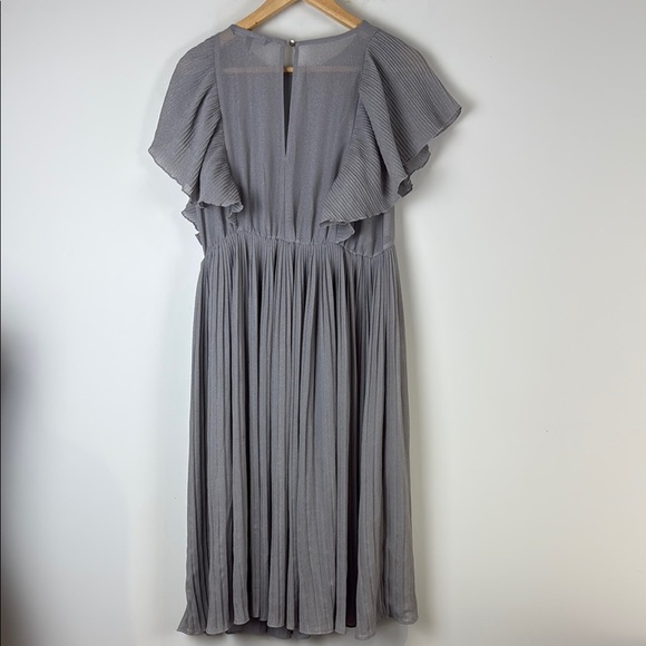 Vero Moda Grey VM SARA A-line Midi Dress with Flutter Sleeves Size Large - Picture 2 of 5